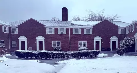 131-22 234th St #UPPER, Rosedale, NY 11422