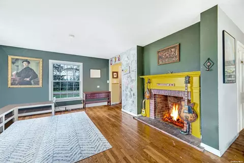 99 Evergreen Ave, East Moriches, NY 11940