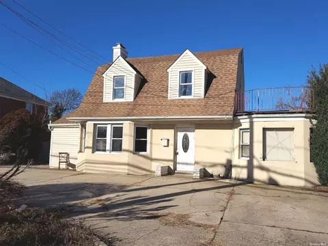 815 Front St, Hempstead, NY 11550