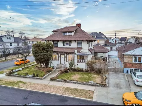 90-38 Hollis Court Blvd, Queens Village, NY 11428