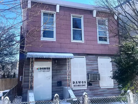 95-23 89th St, Ozone Park, NY 11416