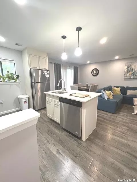 615 Broadway #70, Amityville, NY 11701