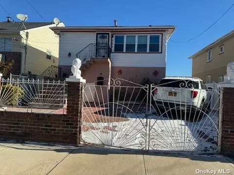 560 Beach 67th St, Arverne, NY 11692