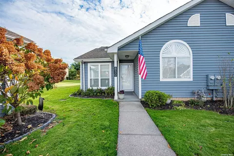 830 Birchwood Park Dr #830, Middle Island, NY 11953