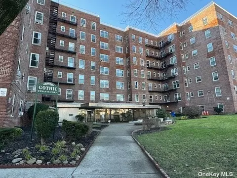 84-50 169 St #619, Jamaica, NY 11432