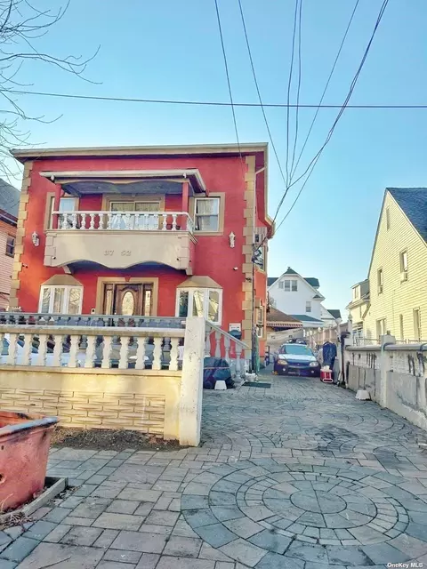 87-52 134th St, Richmond Hill, NY 11418