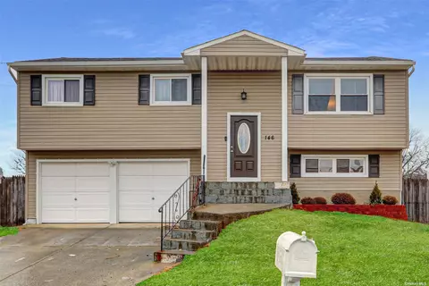 146 Cove St, Massapequa, NY 11758