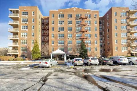 23-35 Bell Blvd #2D, Bayside, NY 11360