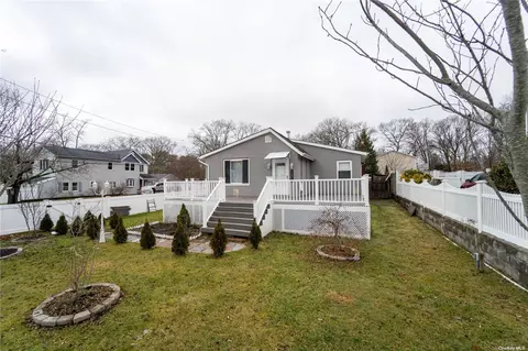 1272 Connetquot Ave, Central Islip, NY 11722