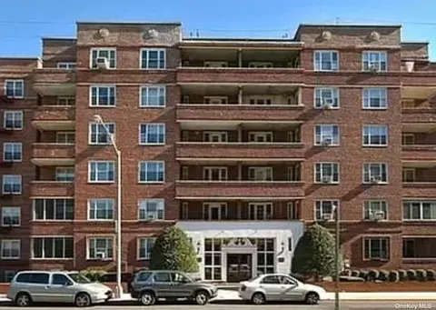 83-33 Austin St #1D, Kew Gardens, NY 11415