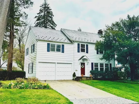 234 Ryder Rd, Manhasset, NY 11030