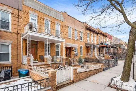 63-07 Eliot Ave, Middle Village, NY 11379