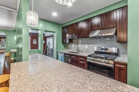 69-16 174th St, Fresh Meadows, NY 11365