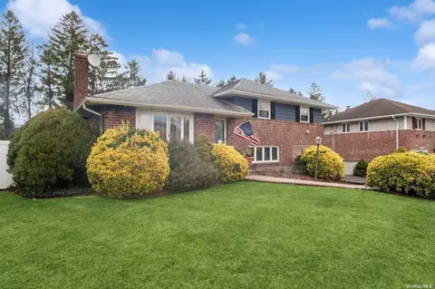 5 Walland Ave, Farmingdale, NY 11735