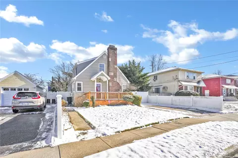26 Davison Ct, East Rockaway, NY 11518