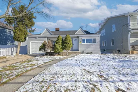 26 Catlin Ave, Roosevelt, NY 11575