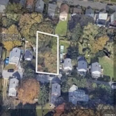 19 Madison Ave, Glen Cove, NY 11542