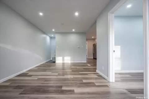 110-25 173rd St, Jamaica, NY 11433