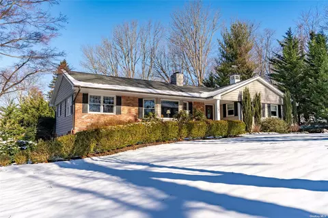 115 Midland St, Cold Spring Harbor, NY 11724