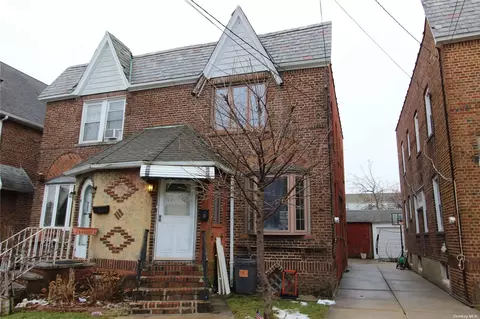 94-56 239th St, Floral Park, NY 11001