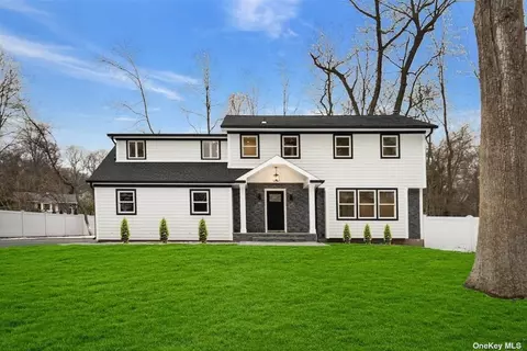94 Village Hill Dr, Dix Hills, NY 11746