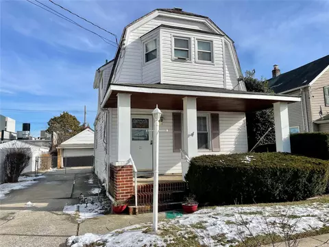 21 Benedict Ave, Valley Stream, NY 11580