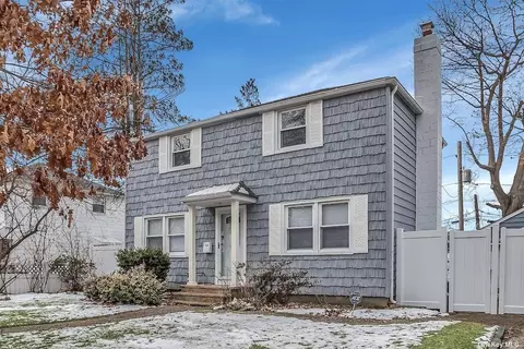 275 Merrick Ave, Merrick, NY 11566
