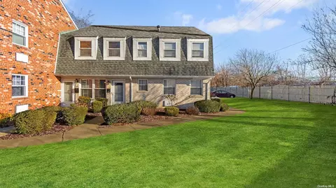 500 Fulton #24W, Farmingdale, NY 11735