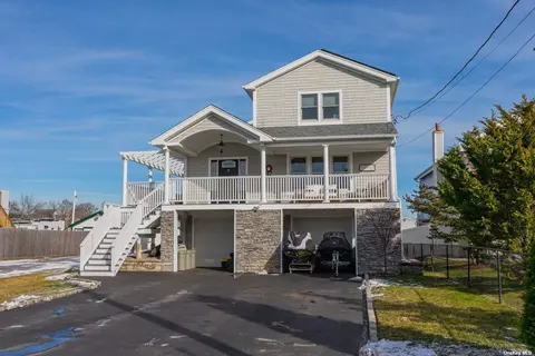 734 Shore Walk, Lindenhurst, NY 11757