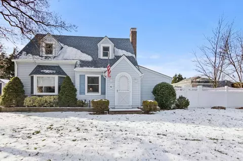 6 Woodland Rd, Centereach, NY 11720