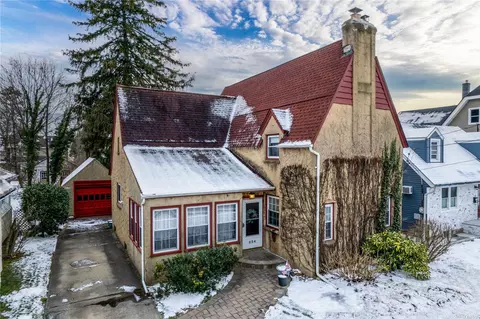 854 Seaman Ave, Baldwin, NY 11510