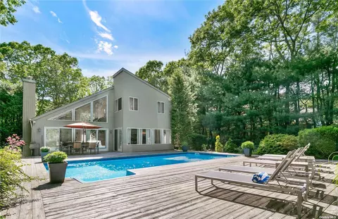 24 Quogue Riverhead Rd, Quogue, NY 11959