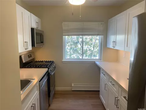 105 Prime Ave #1-A, Huntington, NY 11743