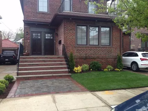 134 E Walnut St, Long Beach, NY 11561