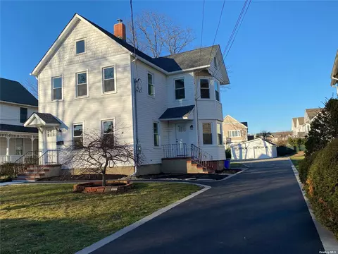 89 Sterling Pl, Amityville, NY 11701