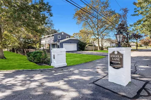 58 S Saxon Ave, Bay Shore, NY 11706