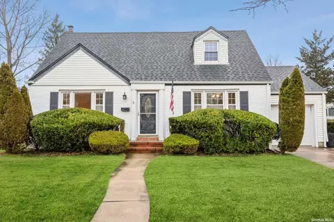 11 Leeds, Rockville Centre, NY 11570