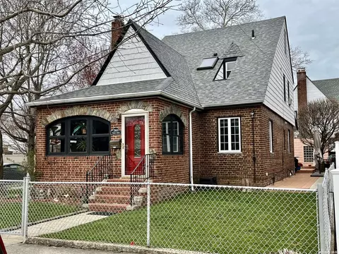236-03 Seward Ave, Bellerose Manor, NY 11427
