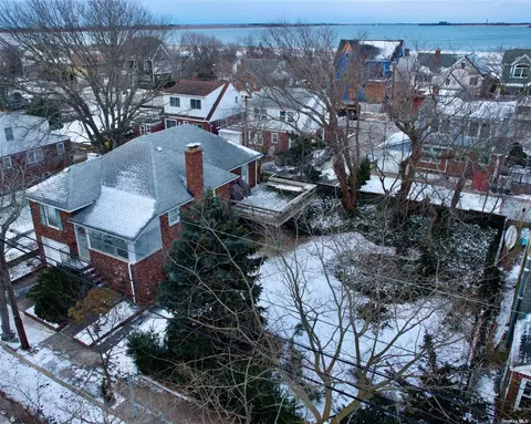 66 Lynbrook Ave, Point Lookout, NY 11569