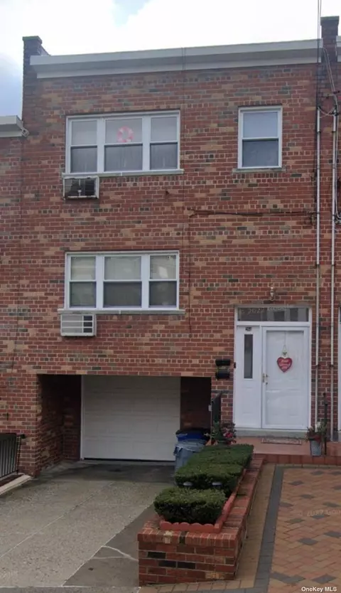 264 E 238th St, Bronx, NY 10470