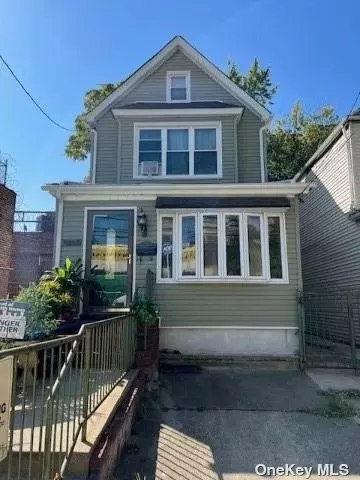 63-50 Booth St, Rego Park, NY 11374