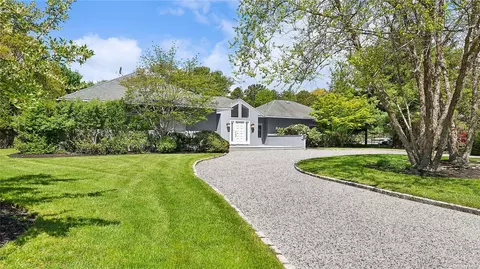 Undisclosed, Westhampton, NY 11977