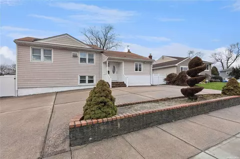 1575 Prospect Ave, East Meadow, NY 11554