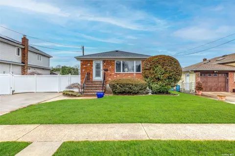 3330 Murdock Ave, Oceanside, NY 11572