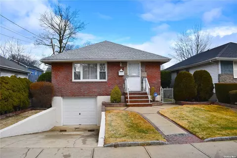 23 Weir St, Hempstead, NY 11550