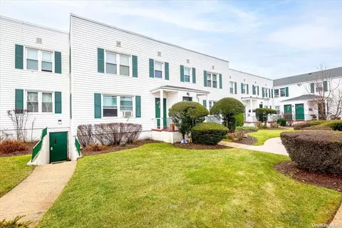 494 S Ocean Ave #1J, Freeport, NY 11520