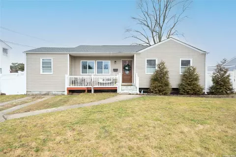 57 Wilson St, Brentwood, NY 11717