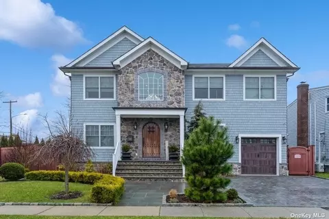 2472 Sycamore Ave, Wantagh, NY 11793