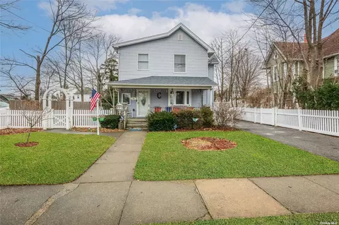 70 Maple Ave, Patchogue, NY 11772