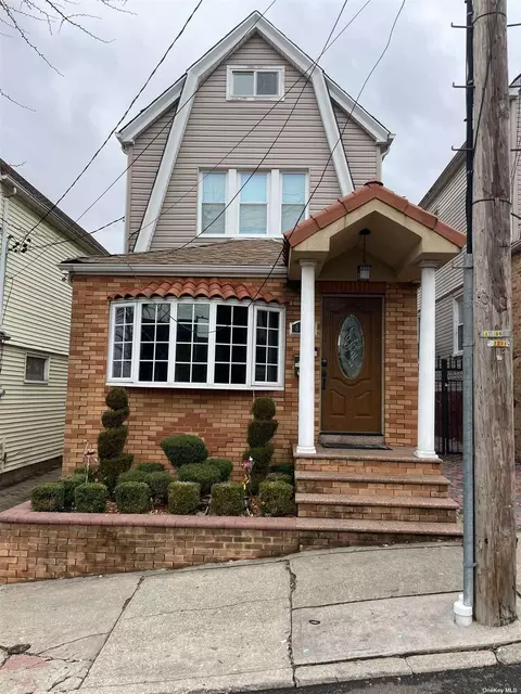 86-18 144th St, Briarwood, NY 11435